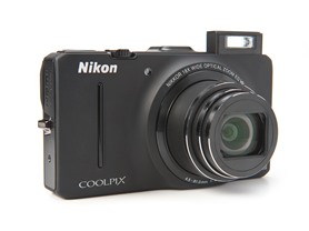 Nikon 16MP Digital Camera w/18x Opt Zoom