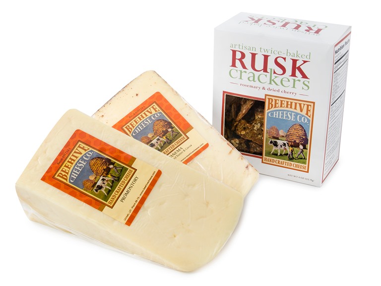 Beehive Cheese 2-Pack with Crackers