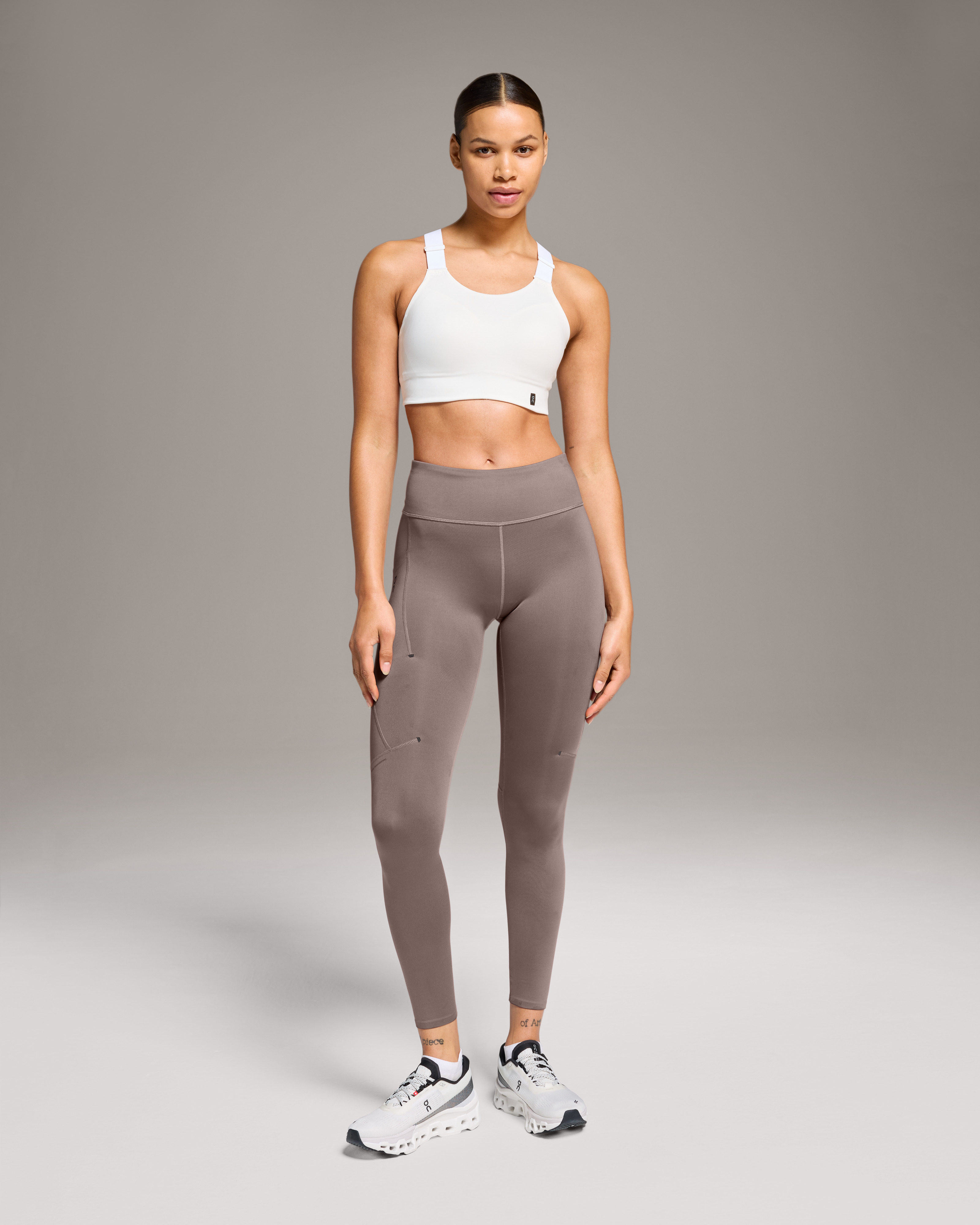 On Running Women's Performance Tights 7/8 (Open Box) - Gallery 13