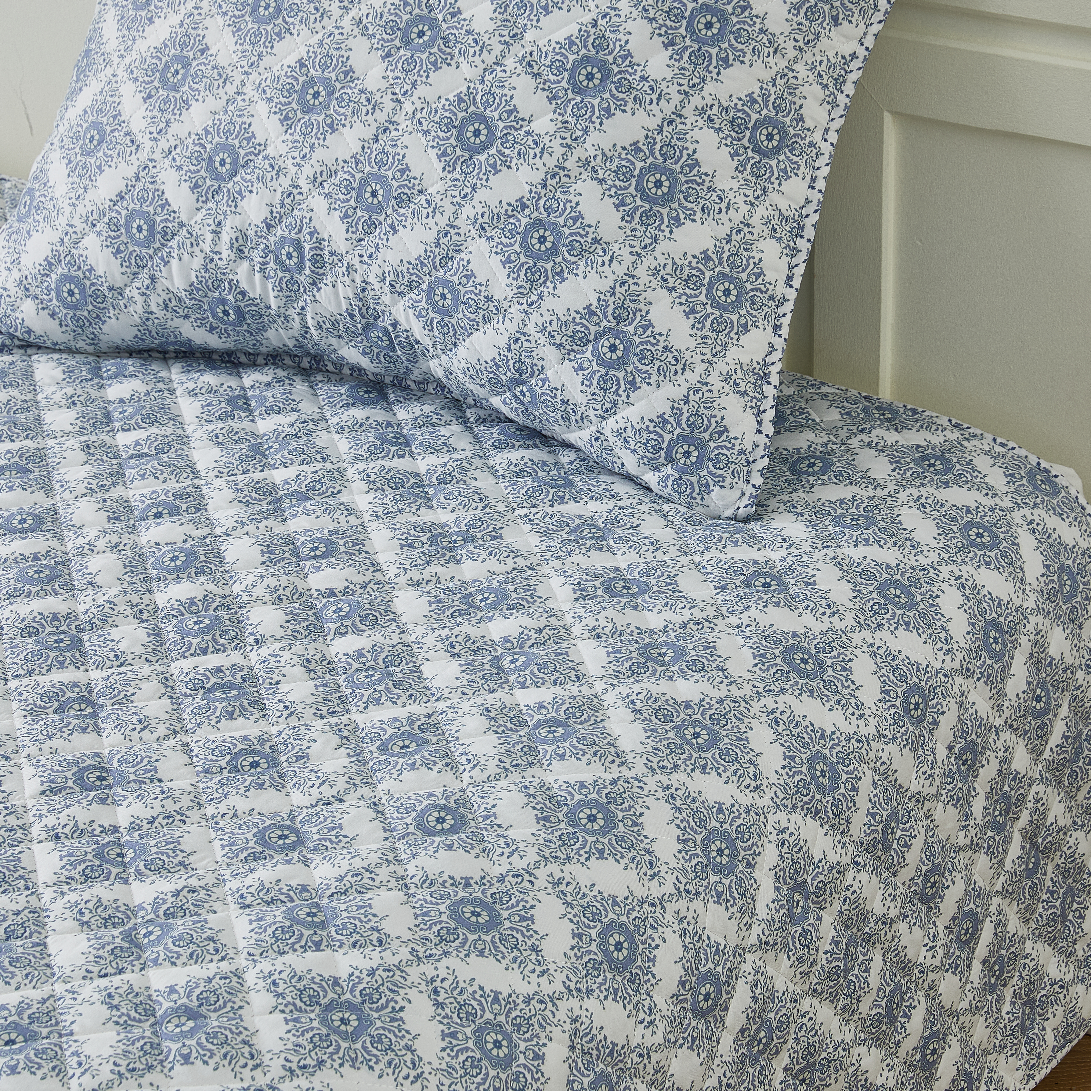 Patina Vie Vintage Floral 3Pc Quilt Set - Gallery 44