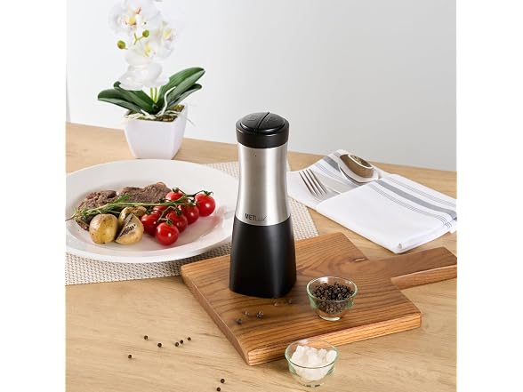 Restaurantware Electric Salt And Pepper Grinder Set