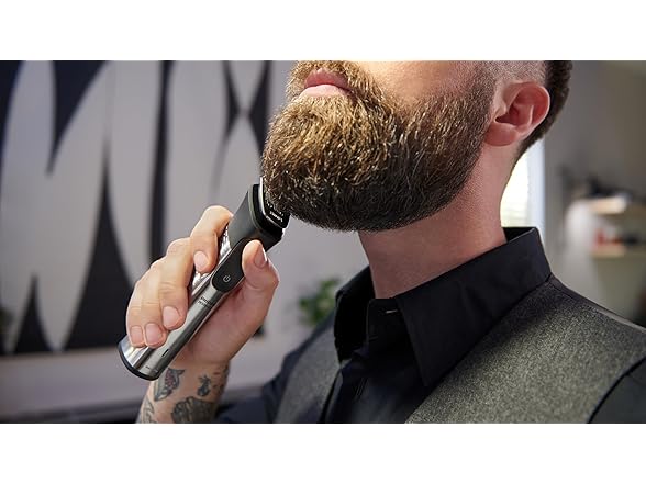 Philips Norelco Multigroom Series 9000