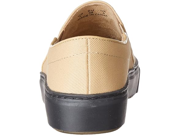 Amazon Essentials Women's Comfortable Slip-on Sneakers