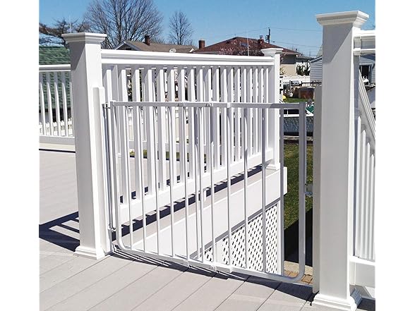 Cardinal Gates Outdoor Gate, White
