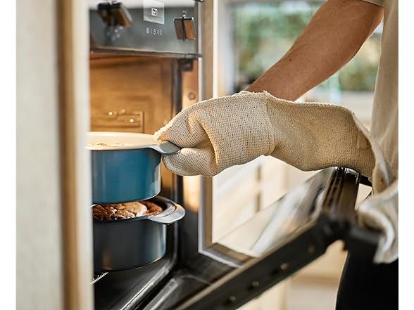 Joseph Joseph Nest Bake Non-Stick Round Cake Pan