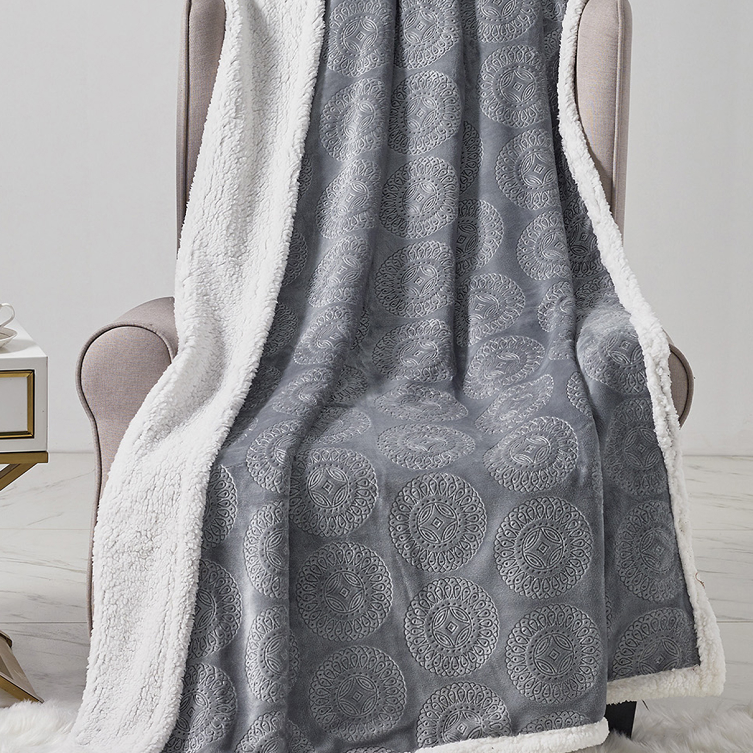 Luxury Home 50"x60" Caesar Sherpa Throw - Gallery 10