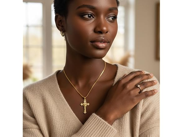 Darenli Diamond Cross Necklace