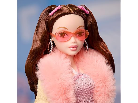 Barbie Signature My Scene Doll & Accessories, Chelsea