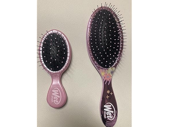 Wet brush’s Disney Princess Tiana Detangling Accessory Bundle