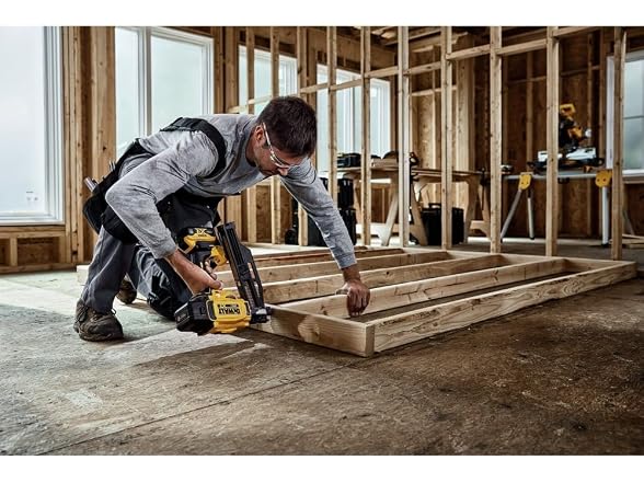 Dewalt DCN920B 20-Volt 21° Cordless Framing Nailer