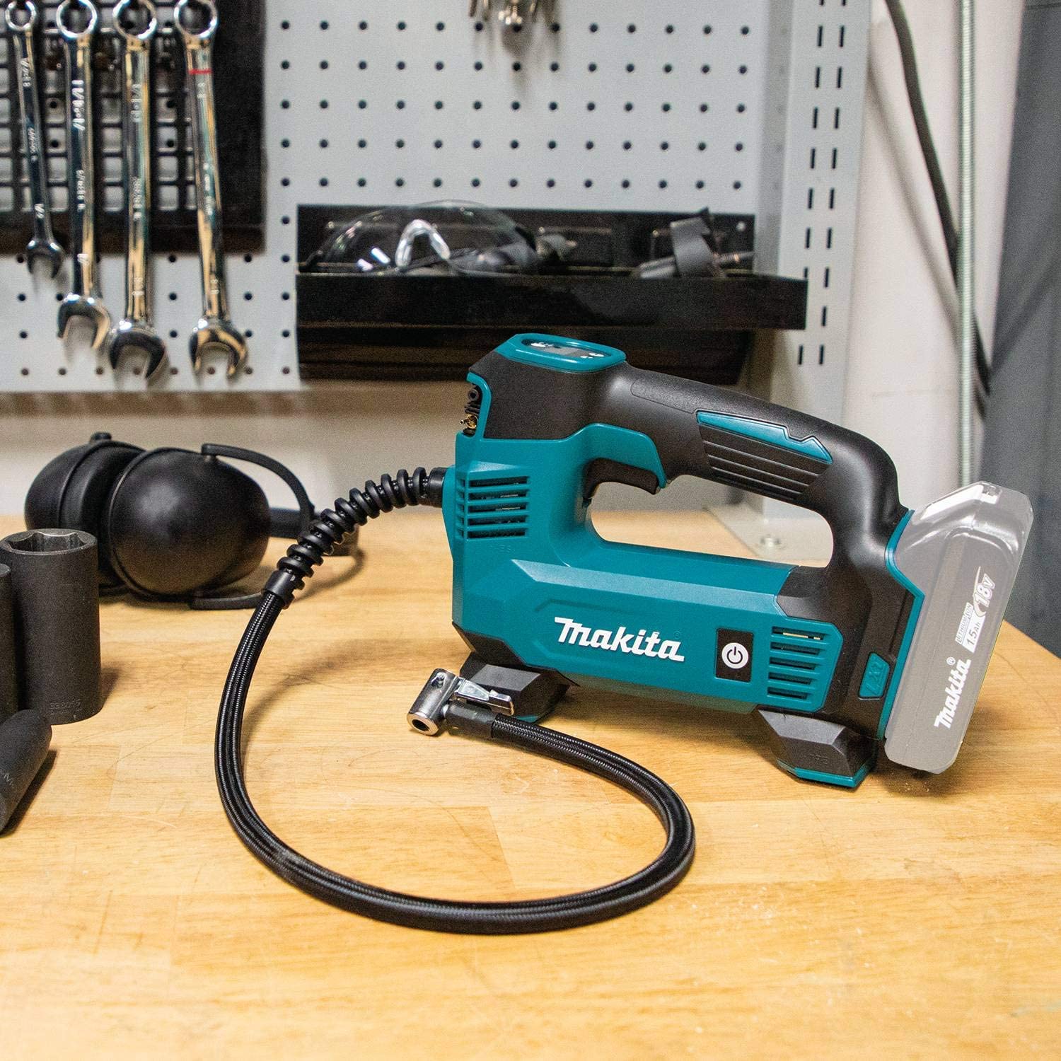 Makita DMP180ZX 18V LXT® Lithium-Ion Cordless Inflator (Open Box) - Gallery 8