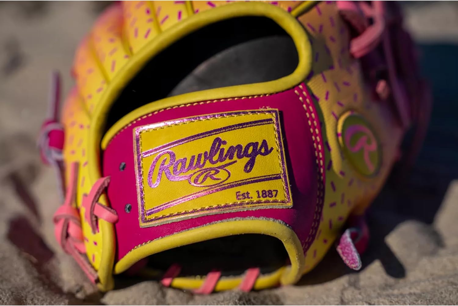 Rawlings Heart of the Hide Glove 11.5" RHT - Gallery 10