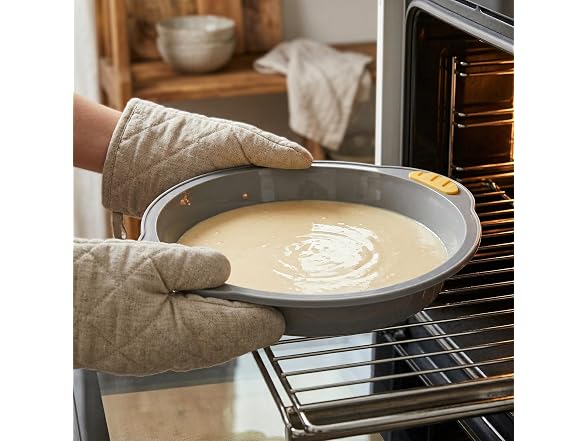 Restaurantware Round Gray Silicone Cake Pan, 11.2 x 10.2 In