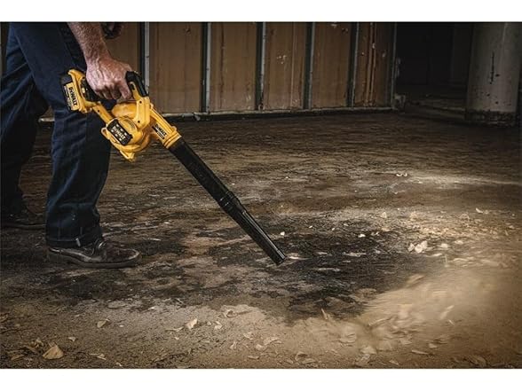 DEWALT DCE100M1 20V MAX* Blower for Jobsite Kit