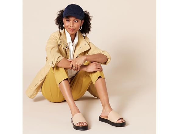 Amazon Essentials Women Padded Flatform Foam Slide