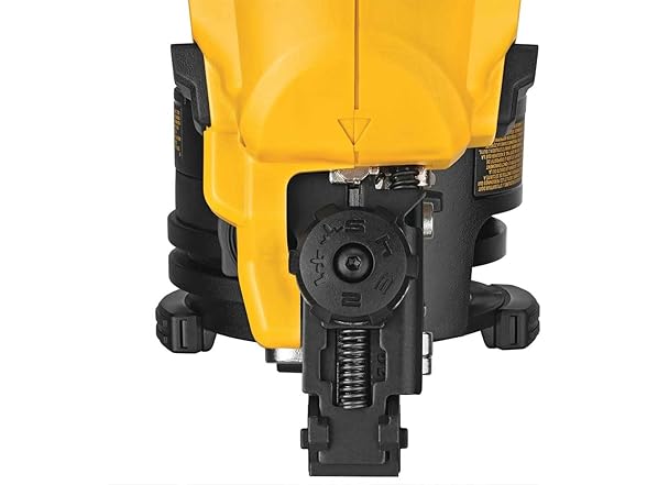 DeWalt DCN45RNB 20V MAX 15 Degree Coil Roof Nailer
