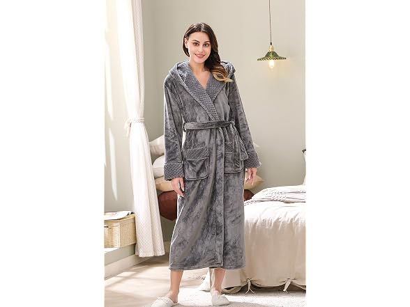 Richie House Women (L) Long Hooded Robe Fleece