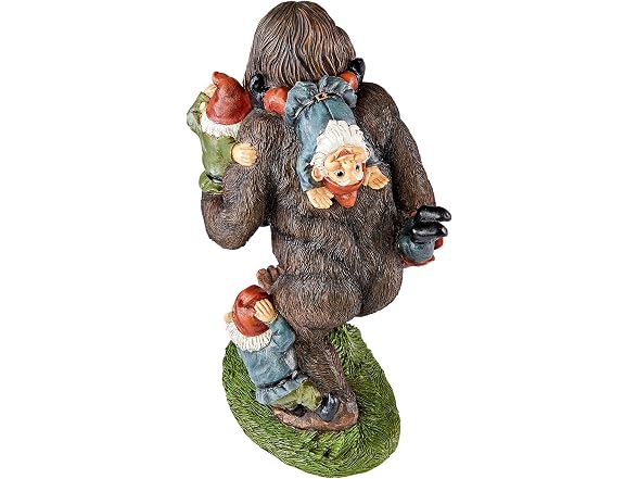 Design Toscano Schlepping the Garden Gnomes