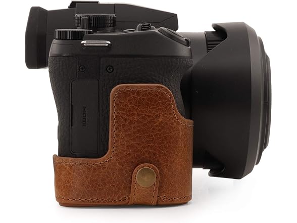 MegaGear Ever Ready Genuine Leather Camera Half Case