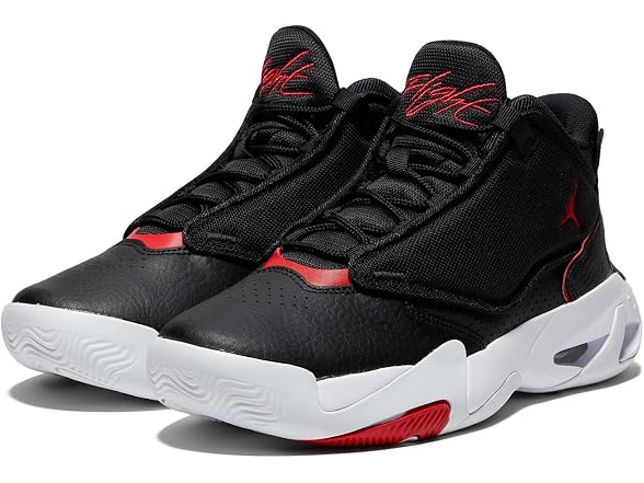 Jordan Max Aura 4 (Big Kid) Black/Univer