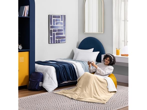 Casual Living Sherpa Throw Blanket