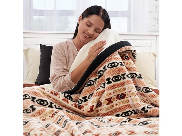 Northwest Ashford Home Cozy Throw Blanket (Varies)