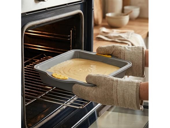 Restaurantware Square Gray Silicone Cake Pan