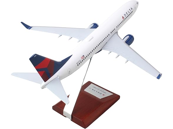 SkyMarks Elite 1:100 Scale Delta 737-800 Airplane Model