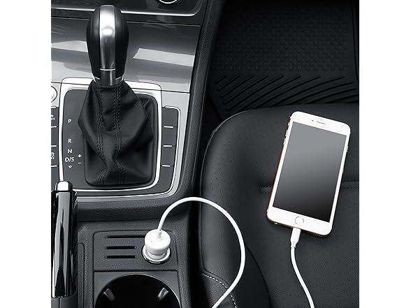 AmazonBasics 3FT 12W Lightning Car Charger