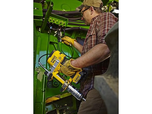 DEWALT DCGG571M1 20V Max Cordless Grease Gun