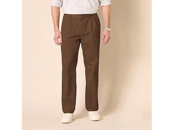 Amazon Essentials Men's Pleated Chino Pant