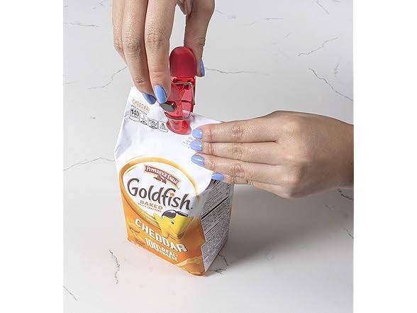 Simply Served Seal N Snack Magnetic Chip Clips, 16 Count