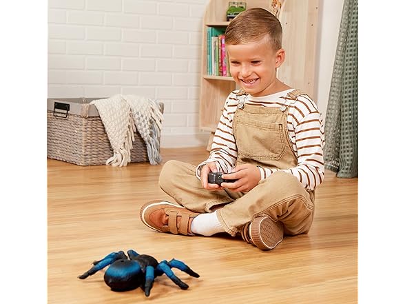 Terra by Battat – Remote Control Tarantula