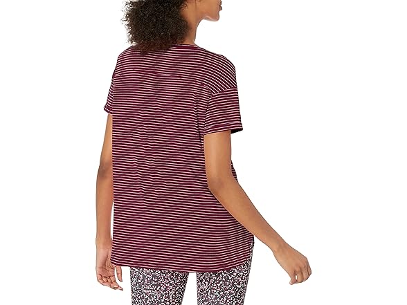 Amazon Essentials Women Studio Relaxed-Fit T-Shirt