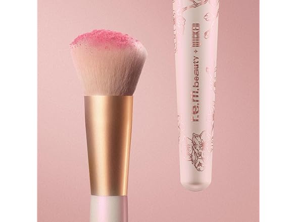 r.e.m. beauty Vegan Blush Makeup Brush