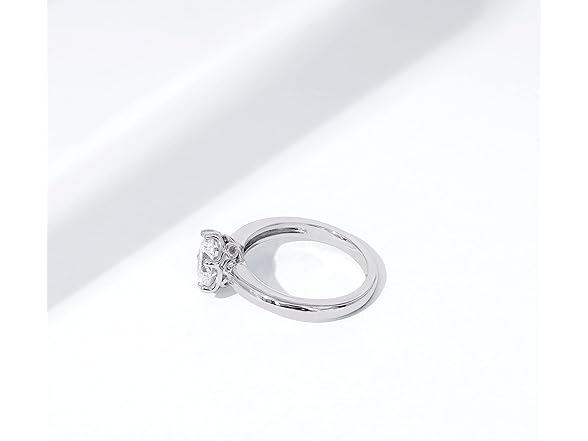 Amazon Essentials Women Ring Solitaire 2ct Platinu