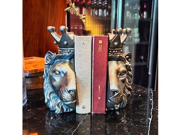 VICTAR DESIGN Lion Head Sculpture Bookend