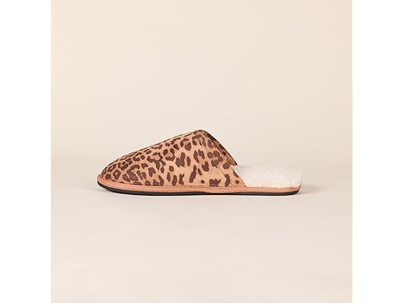 Amazon Essentials Women's Cozy Indoor Outdoor Slippers