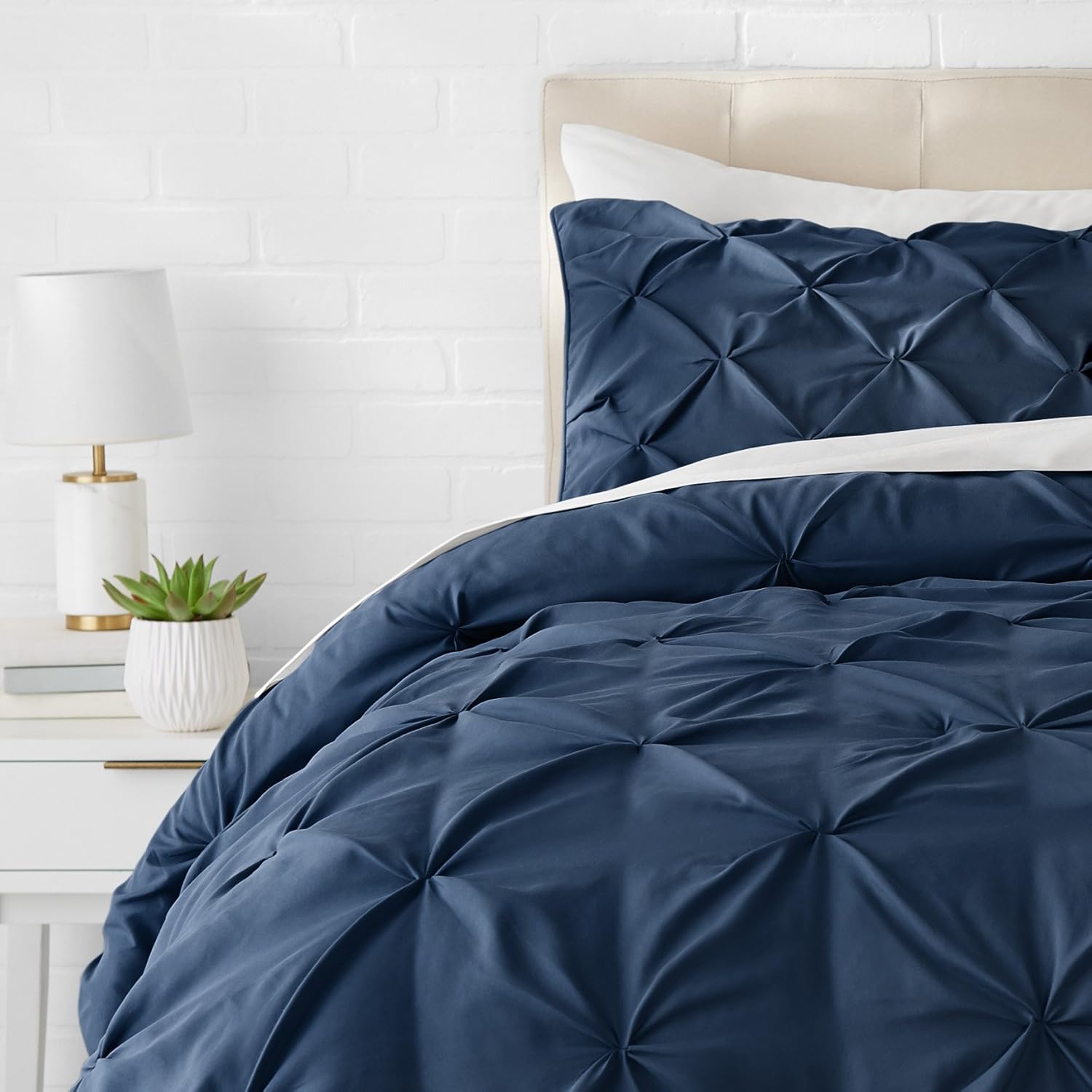AmazonBasics Pinch Pleat Comforter Set - Gallery 4