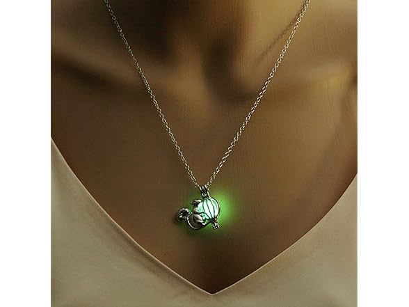 FUTIMELY Squirrel Luminous Necklace