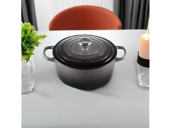 Le Creuset 7.25qt Round Dutch Oven