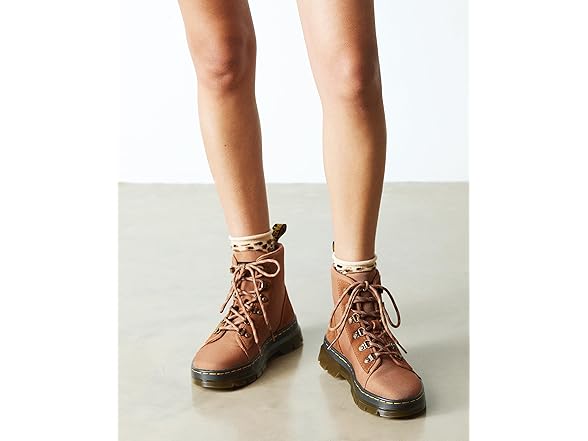 Dr. Martens Women's Combs Extra Tough 50/50 Boot (7)