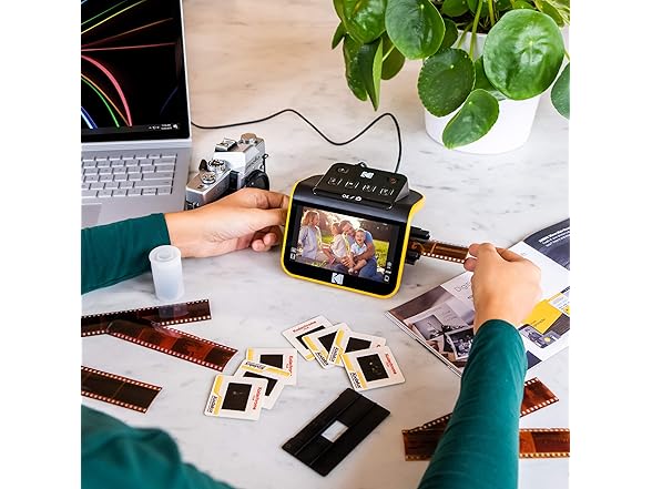 KODAK Slide N SCAN Film & Slide Scanner Digitizer