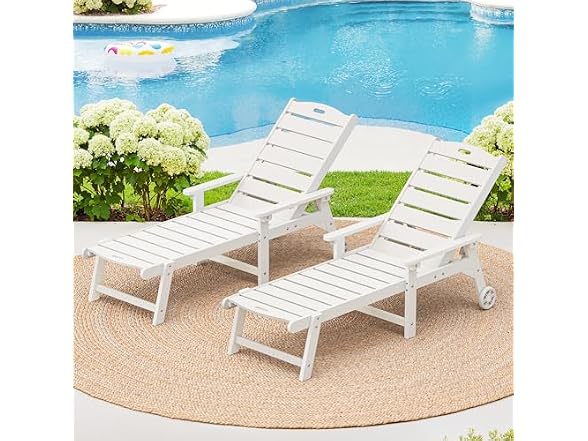 LUE BONA Set of 2 White Chaise Lounge Chairs