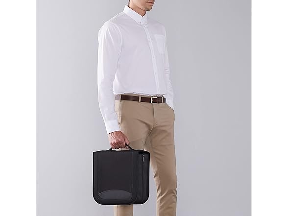 AmazonBasics CD/DVD Binder 400ct Black