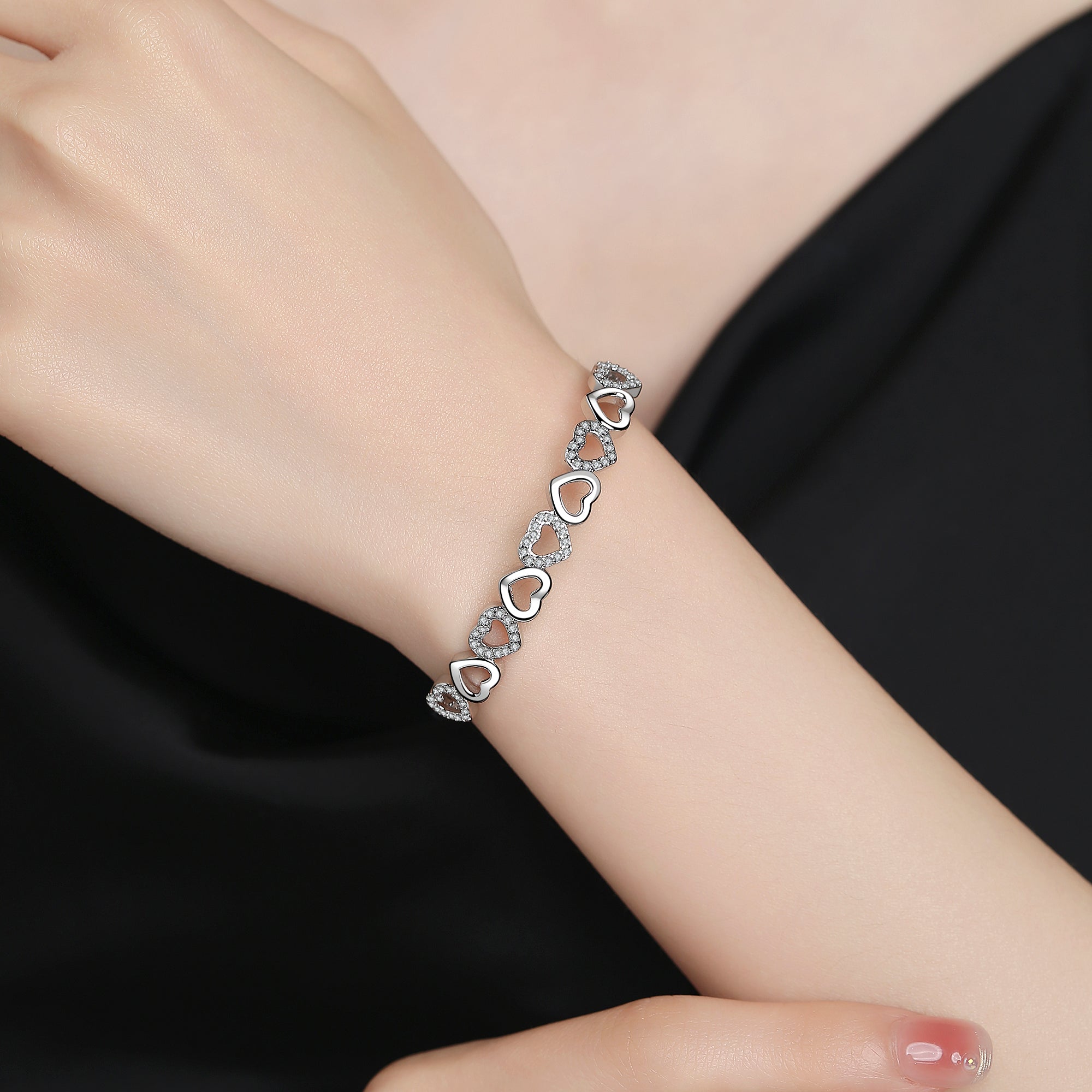 14K Gold Hearts Bangle Bracelet - Gallery 11