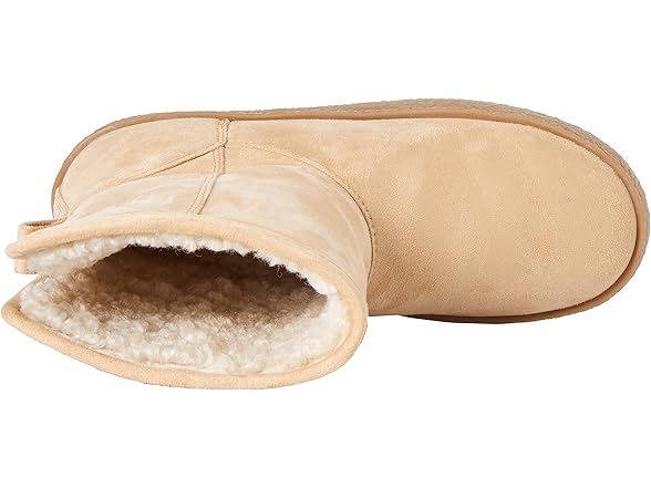 Amazon Essentials Women's Shearling Boot