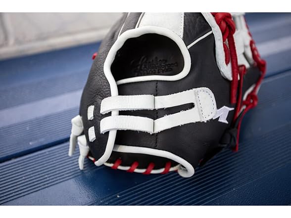 Miken PLAYERS SERIES Slowpitch Right Hand Softball Glove