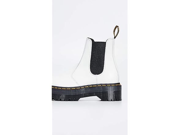 Dr. Martens 3040 Chelsea Boot 9 Men/10 Women (Open Box)