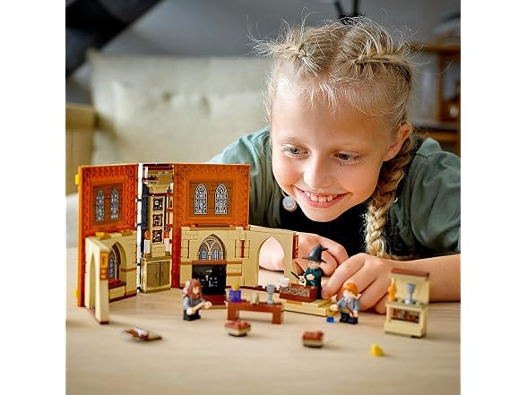 LEGO Hogwarts Transfiguration Class